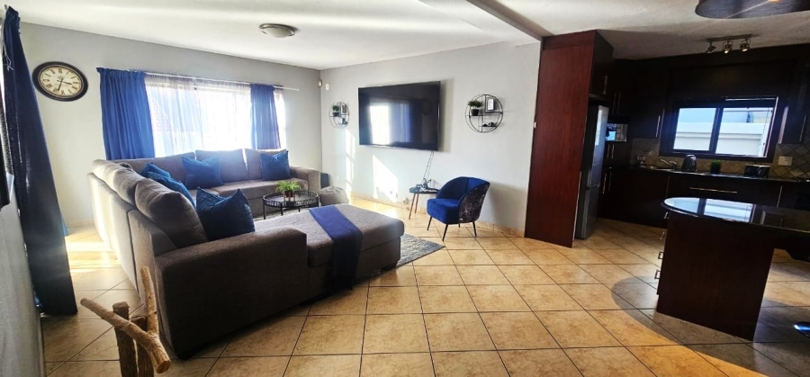 To Let 4 Bedroom Property for Rent in Safari Gardens North West